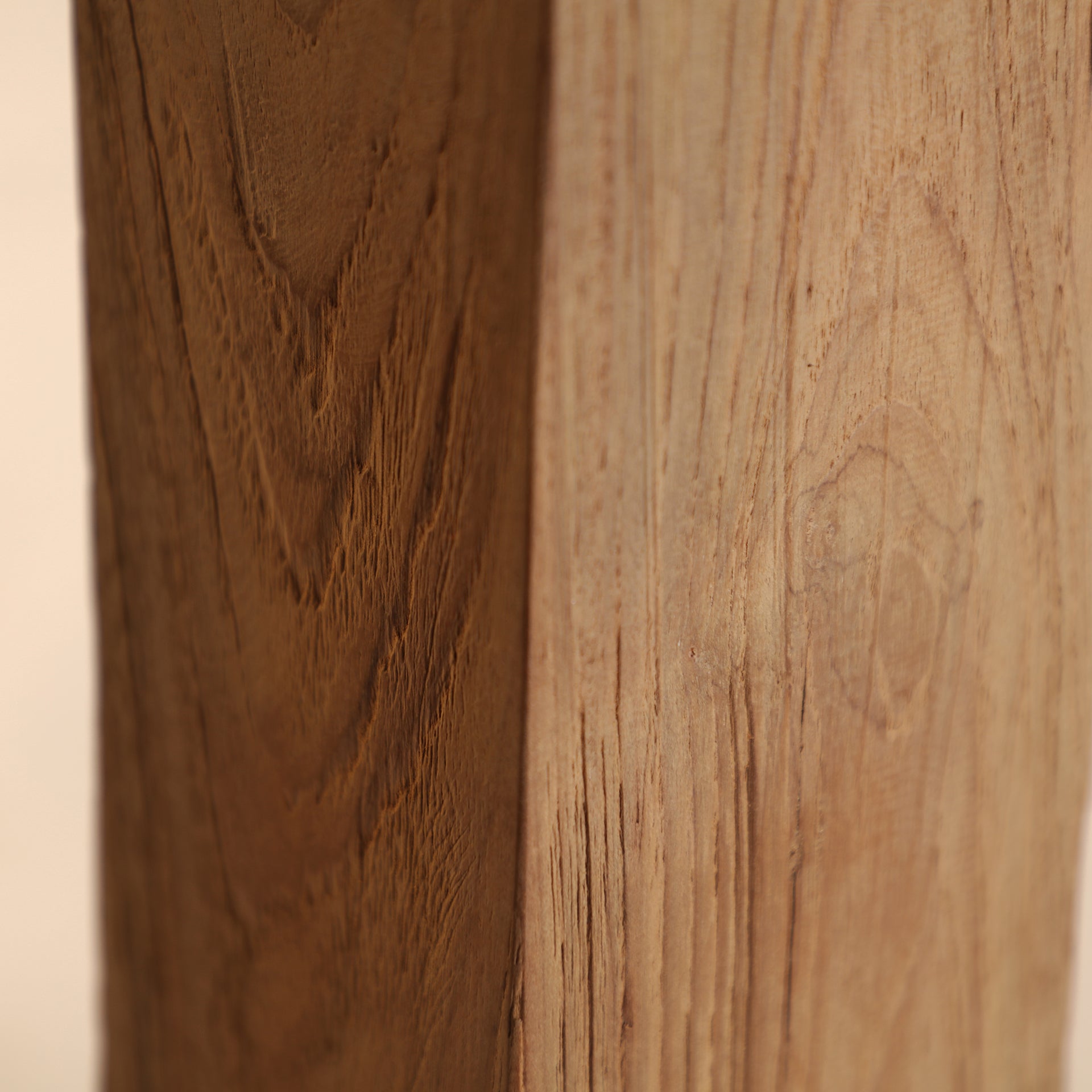 LUX DINING TABLE